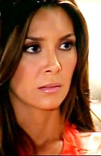 267878_224181540947475_122460837786213_776415_1550224_n - Elizabeth Gutierrez