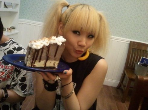 247039_10150196344986914_200768526913_7114864_7335047_n - 2ne1 korea 1