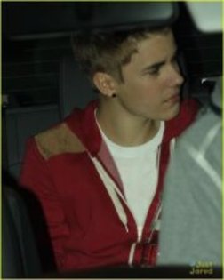 157668_100002915257281_1364538889_n - Justin Bieber 4