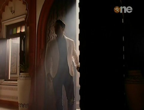 253edb2c51dc8c7729cc_11 - GEET - Hui Sabse Parayi - Caps