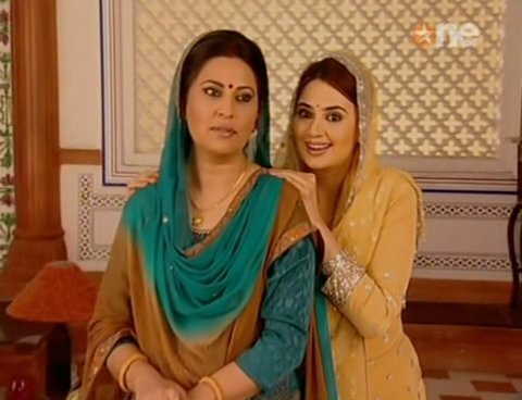 253edb2c51dc8c7729cc_13 - GEET - Hui Sabse Parayi - Caps