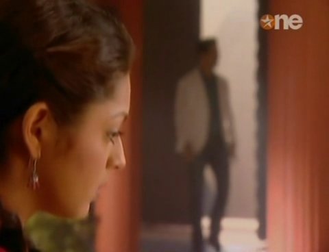 253edb2c51dc8c7729cc_15 - GEET - Hui Sabse Parayi - Caps