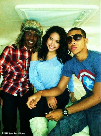 373890_117223541727564_100003197578145_92995_1796118044_n