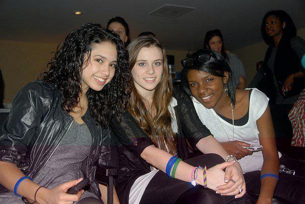 373909_117221845061067_100003197578145_92977_1305191403_n - jasmine V 2