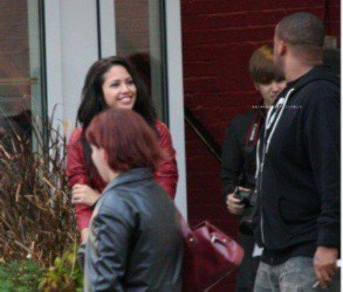 380128_117215028395082_100003197578145_92898_1851773108_n - jasmine V 2