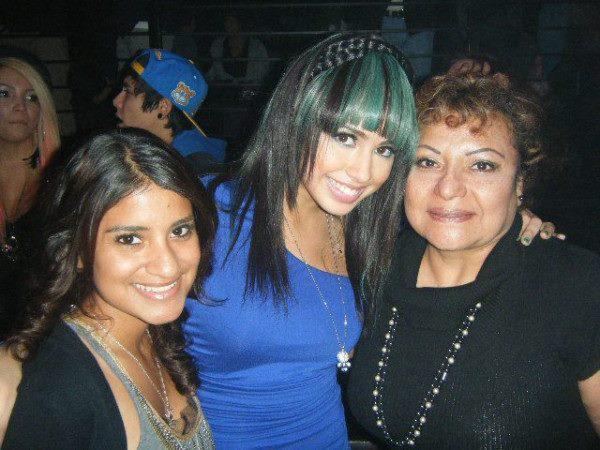 380459_117101465073105_100003197578145_92389_341875007_n - jasmine V 2