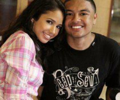 383866_117221251727793_100003197578145_92962_161486751_n - jasmine V 2