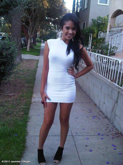 384413_117234425059809_100003197578145_93058_87360013_n - jasmine V 2