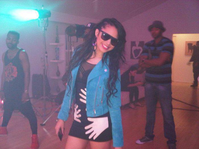 385387_129114863871765_100003197578145_137493_1003516051_n - jasmine V 2