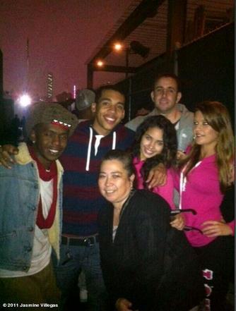 388549_117223331727585_100003197578145_92989_929604928_n - jasmine V 2