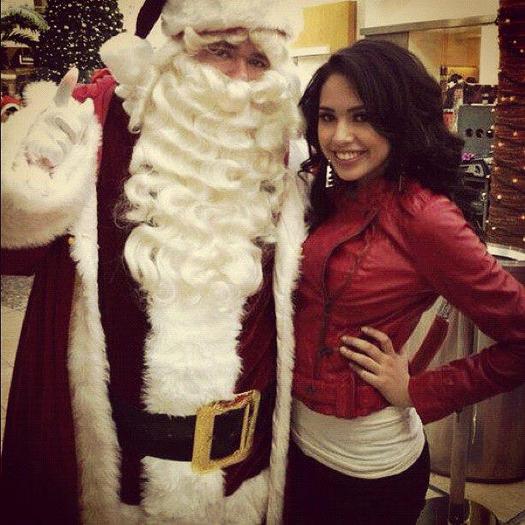 390235_128264813956770_100003197578145_134731_1282399899_n - jasmine V 2
