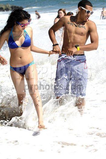 391896_117216485061603_100003197578145_92909_1724257759_n - jasmine V 2