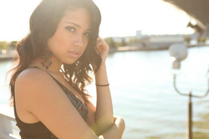 392209_117232675059984_100003197578145_93045_1806148683_n - jasmine V 2