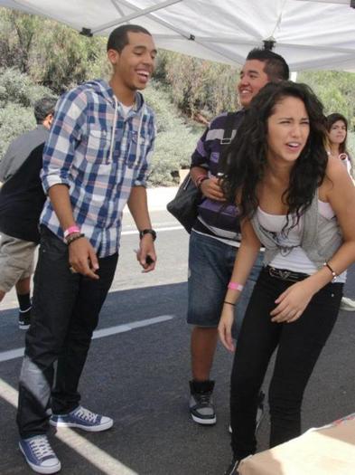 392670_117217595061492_100003197578145_92930_290177938_n - jasmine V 2