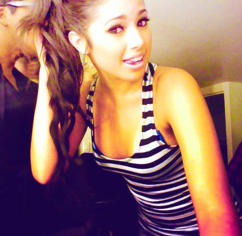 393720_117235595059692_100003197578145_93063_1986048018_n - jasmine V 2