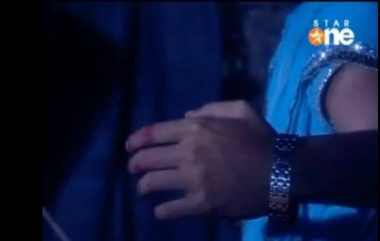 geet12 - GEET - Hui Sabse Parayi - Caps
