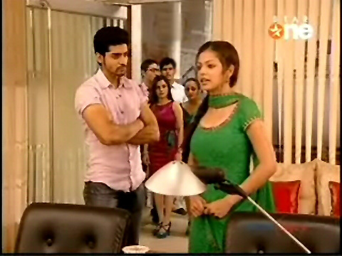 geet10thjunechunk1wmv00qqq (40) - GEET - Hui Sabse Parayi - Caps