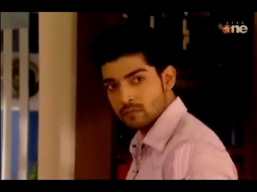 youtubemaanmp40000011200 (12) - GEET - Hui Sabse Parayi - Caps