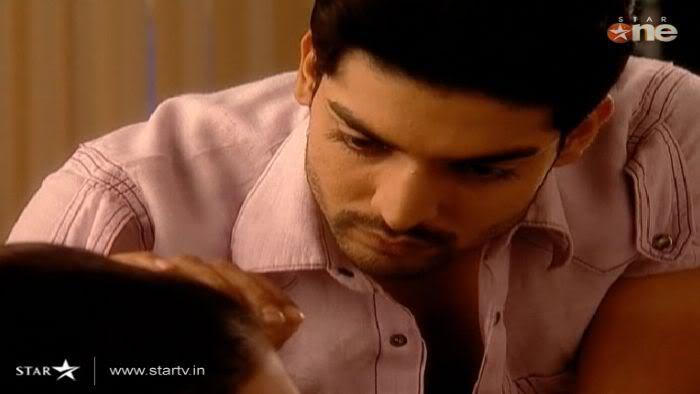 022 - GEET - Hui Sabse Parayi - Caps