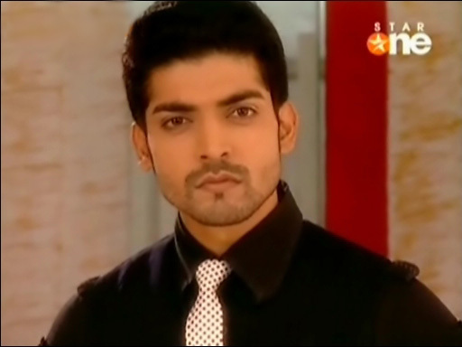 geet21stjune2010watchonnn (40) - GEET - Hui Sabse Parayi - Caps I