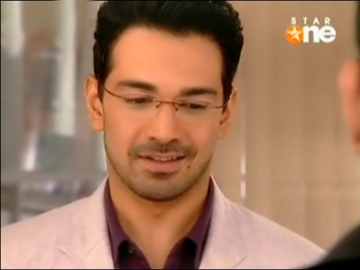 geet21stjune2010watchonfnnn (95) - GEET - Hui Sabse Parayi - Caps I