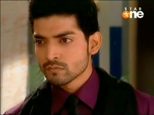 geet21stjune2010watchonfnnn (100) - GEET - Hui Sabse Parayi - Caps I