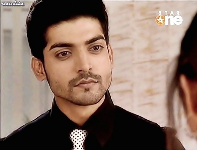 s4newstar120100621212655 (2) - GEET - Hui Sabse Parayi - Caps I