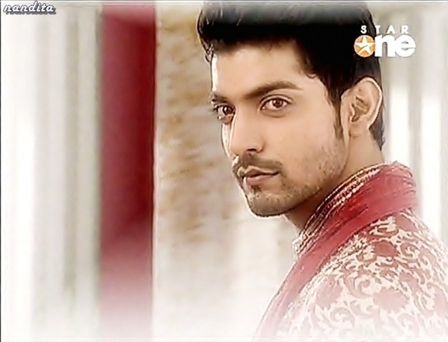 s4newstar120100621212655 (4) - GEET - Hui Sabse Parayi - Caps I