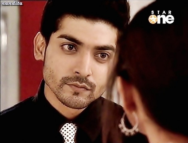 s4newstar120100621212655 (8) - GEET - Hui Sabse Parayi - Caps I