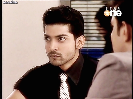 s4newstar120100622205 (1) - GEET - Hui Sabse Parayi - Caps I