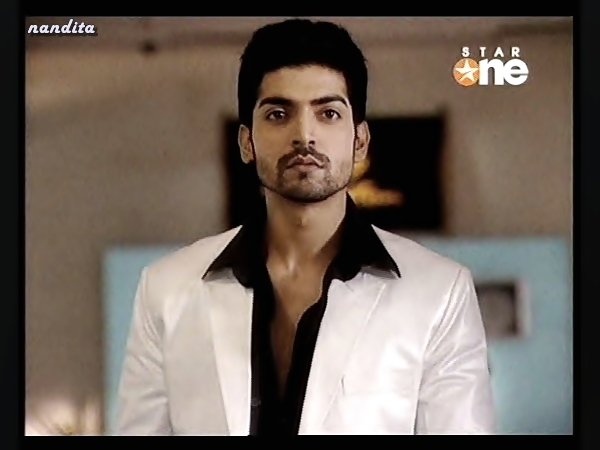 s4newstar12010062401220 (32) - GEET - Hui Sabse Parayi - Caps I