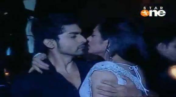 pic7 - GEET - Hui Sabse Parayi - Caps I