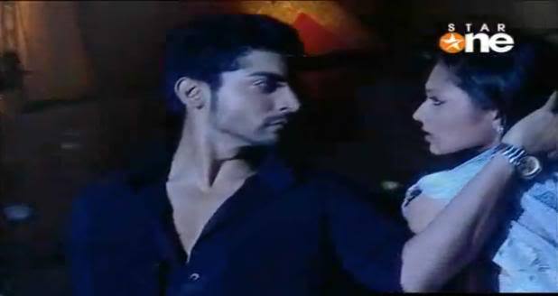 pic22 - GEET - Hui Sabse Parayi - Caps I