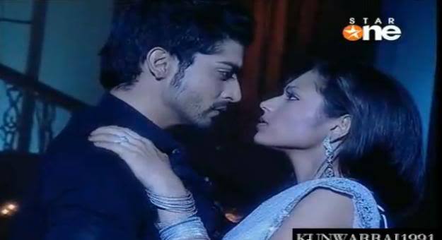 pic32 - GEET - Hui Sabse Parayi - Caps I
