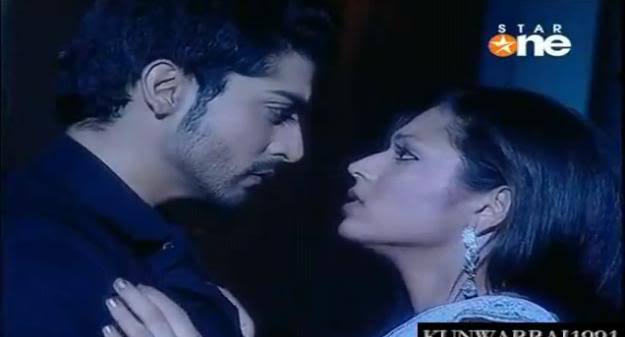 pic33 - GEET - Hui Sabse Parayi - Caps I