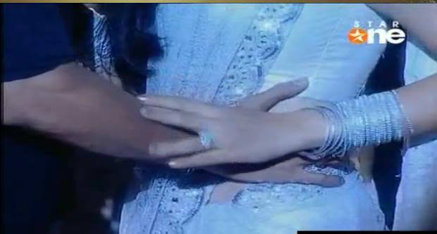 pic34 - GEET - Hui Sabse Parayi - Caps I