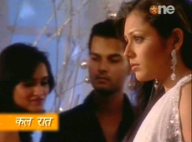 2177 - GEET - Hui Sabse Parayi - Caps II