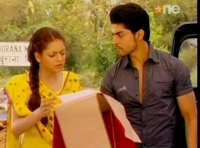 1005 - GEET - Hui Sabse Parayi - Caps II