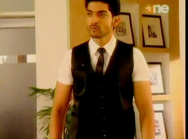 1021 - GEET - Hui Sabse Parayi - Caps II