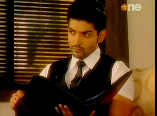 1039 - GEET - Hui Sabse Parayi - Caps II