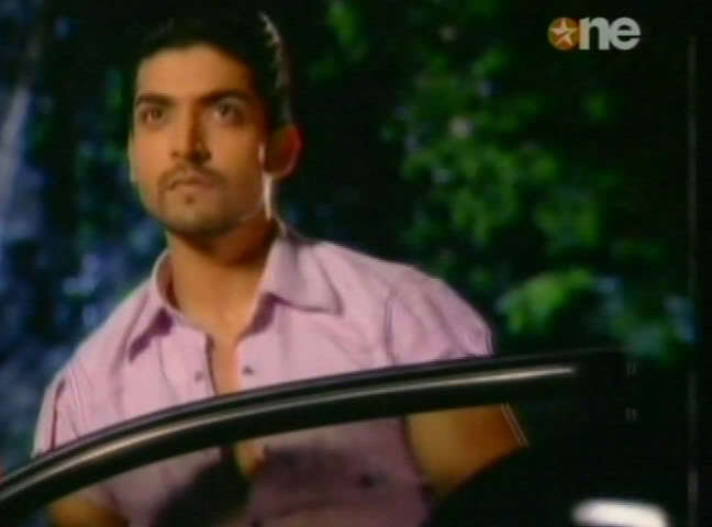 1004 - GEET - Hui Sabse Parayi - Caps III