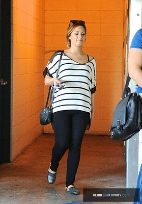 Demi (4) - Demitzu - 24 02 2012 - Stops at the library before having lunch with a friend in Beverly Hills CA
