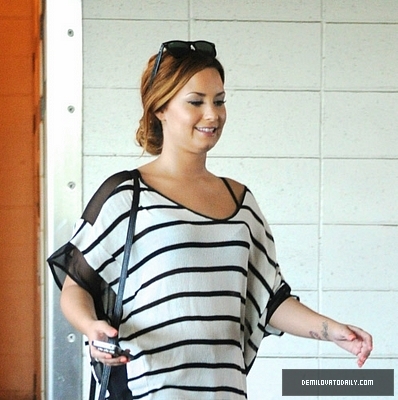 Demi (8) - Demitzu - 24 02 2012 - Stops at the library before having lunch with a friend in Beverly Hills CA