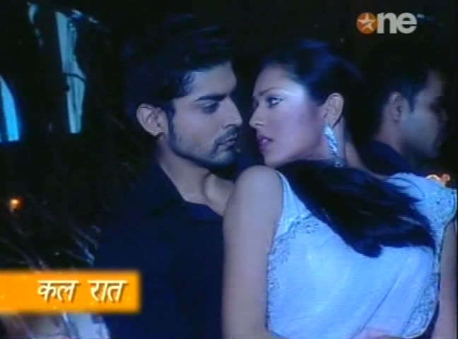 1209 - GEET - Hui Sabse Parayi - Caps IV