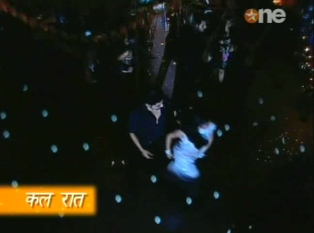 1212 - GEET - Hui Sabse Parayi - Caps IV