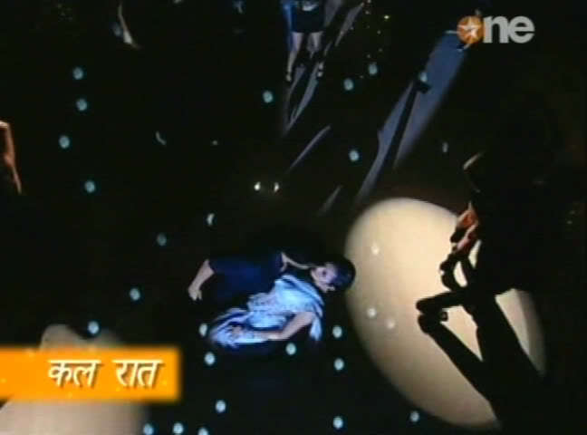 1215 - GEET - Hui Sabse Parayi - Caps IV