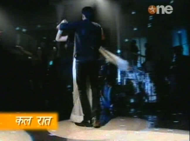 1228 - GEET - Hui Sabse Parayi - Caps IV