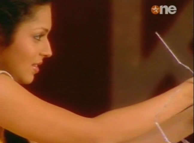 1030 - GEET - Hui Sabse Parayi - Caps IV