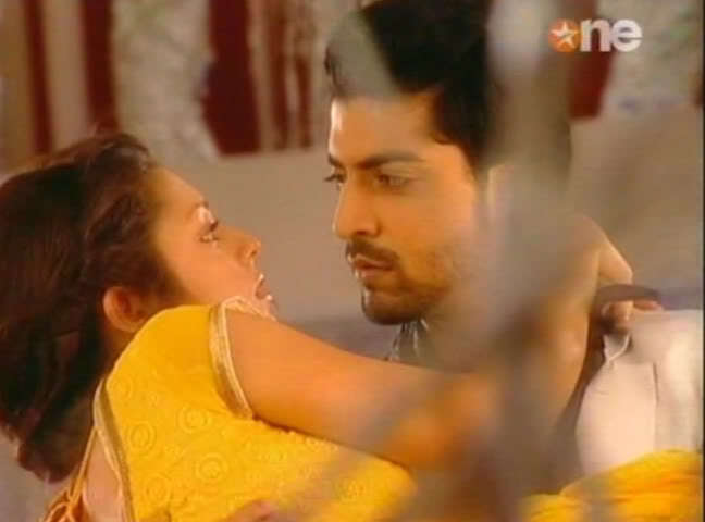 1047 - GEET - Hui Sabse Parayi - Caps IV