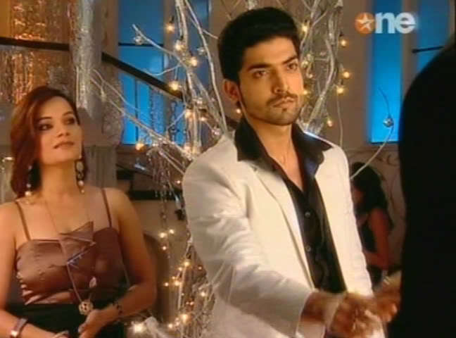 1213 - GEET - Hui Sabse Parayi - Caps IV